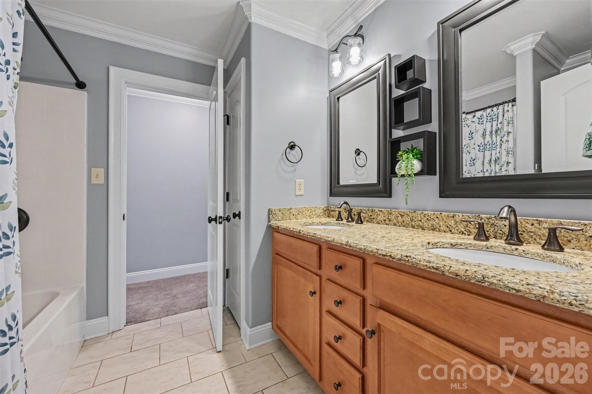 Upper Level Full Bath - 470 Swift Creek Cove, Lake Wylie