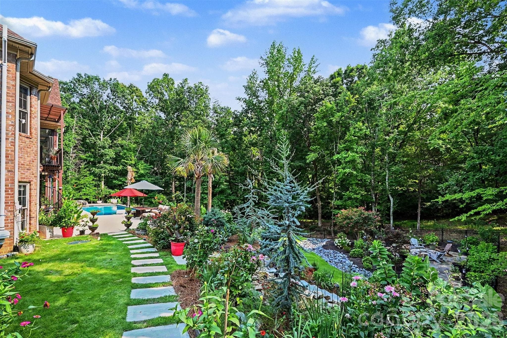 Lush Green Pathways - 470 Swift Creek Cove, Lake Wylie