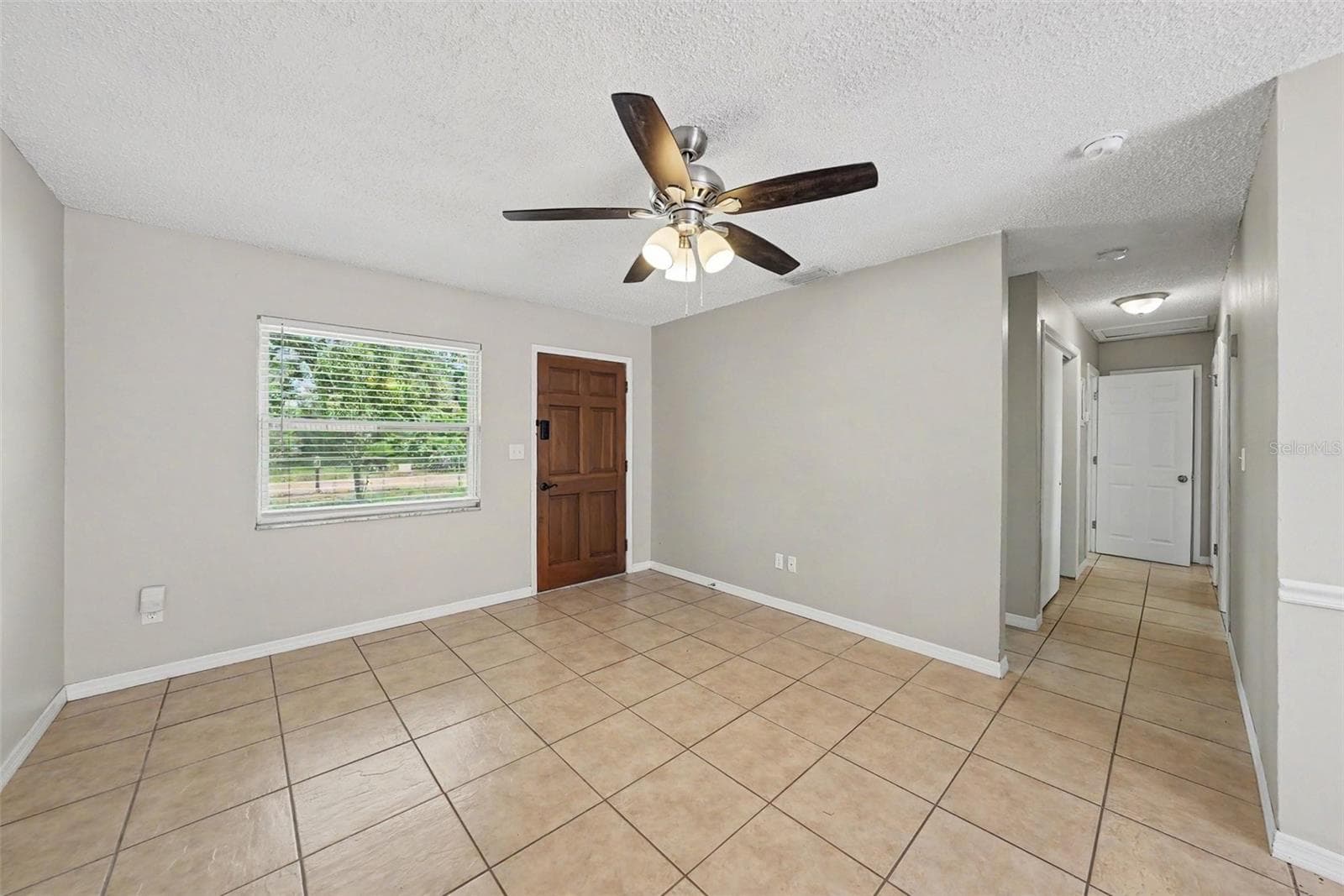 Single Family Residence at 10410 N 27TH ST, TAMPA, photo 3 of 20