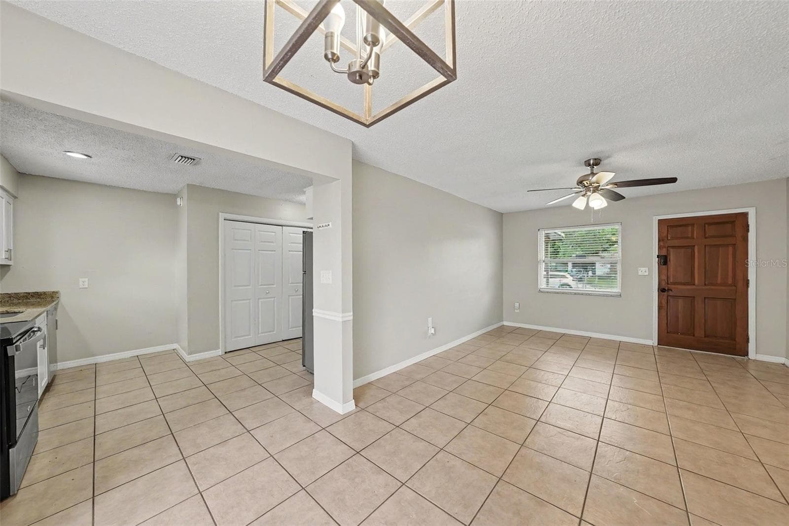 Single Family Residence at 10410 N 27TH ST, TAMPA, photo 6 of 20