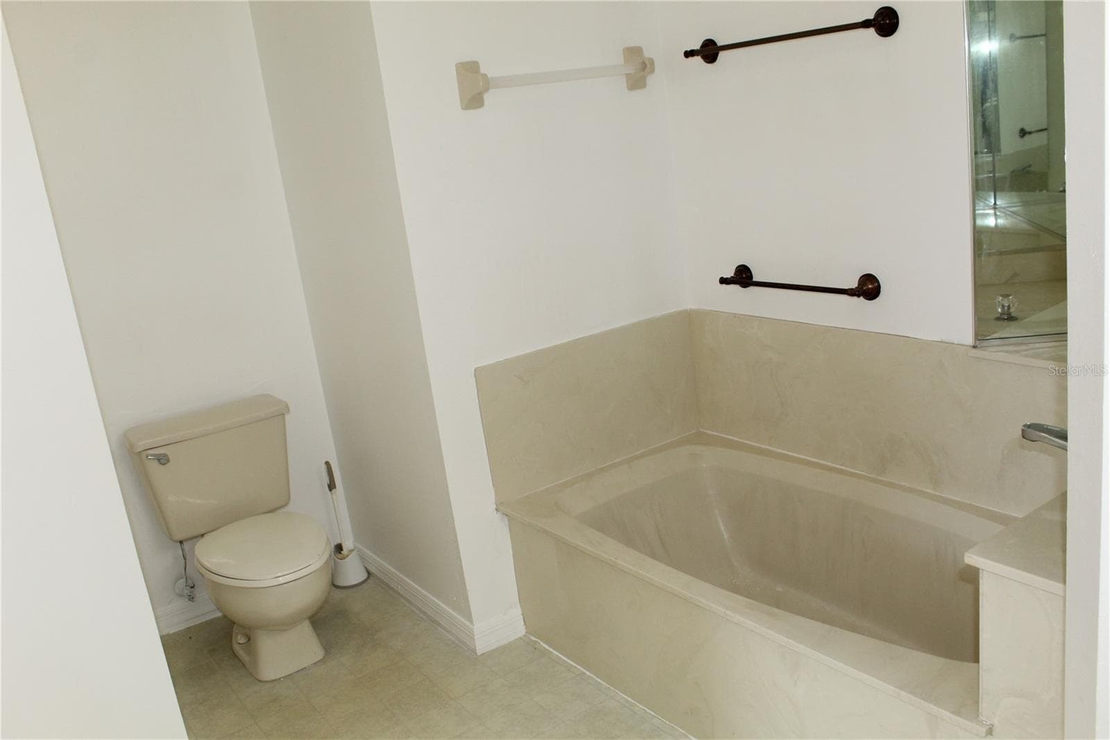 Single Family Residence at 38901 ELLA DR, LADY LAKE, photo 29 of 58