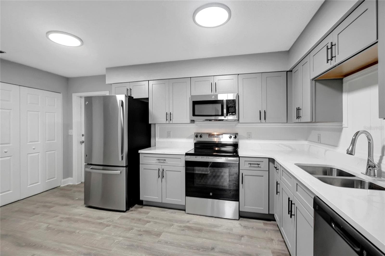 Single Family Residence at 1615 E SITKA ST, TAMPA, photo 10 of 32