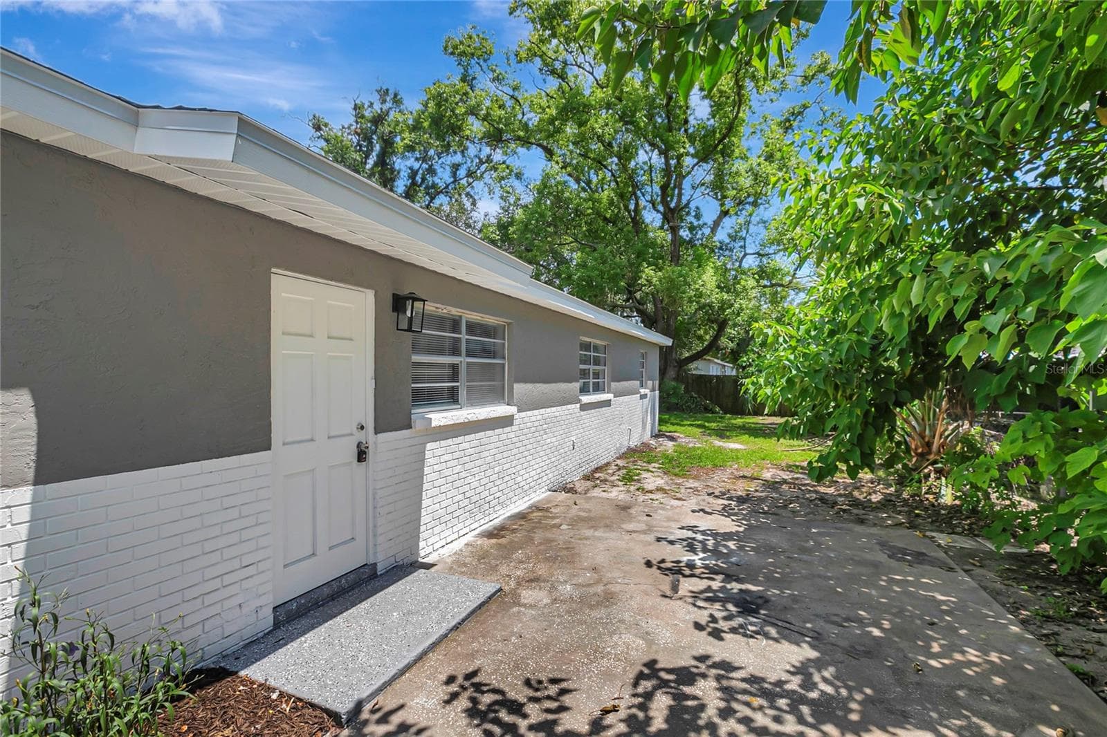 Single Family Residence at 1615 E SITKA ST, TAMPA, photo 30 of 32