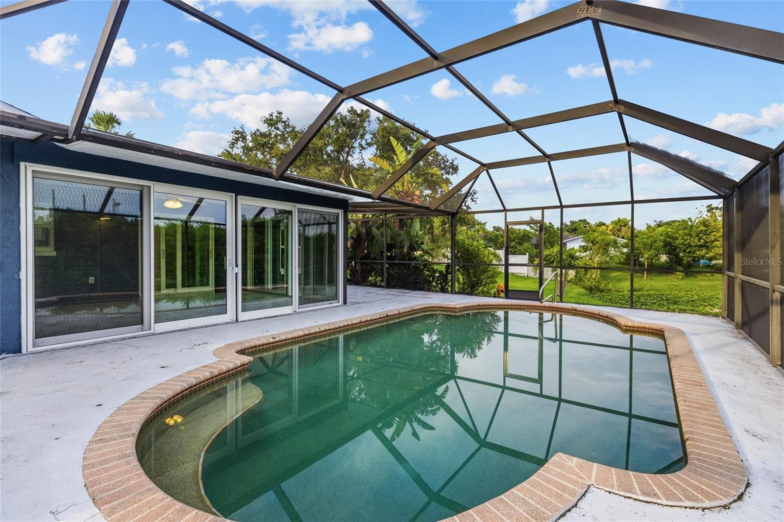 Single Family Residence at 1401 GEORGETOWNE DR, SARASOTA, photo 15 of 71