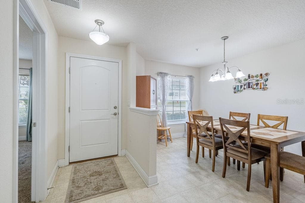 Entry/dining room - 7830 SLOEWOOD DR, LEESBURG