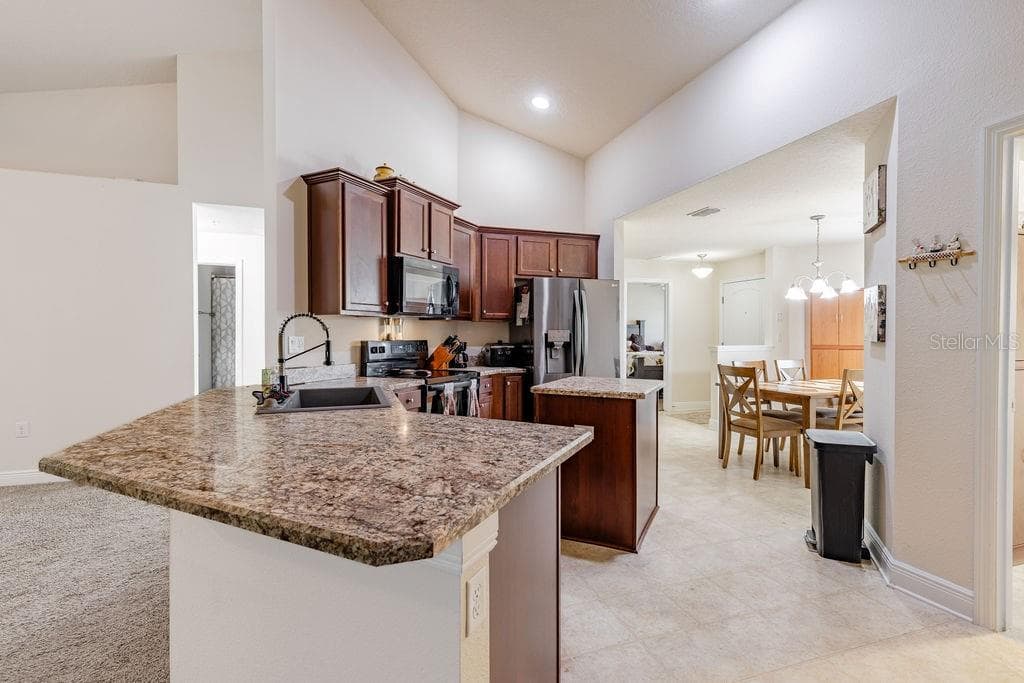 Kitchen - 7830 SLOEWOOD DR, LEESBURG