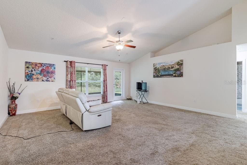 Great room - 7830 SLOEWOOD DR, LEESBURG