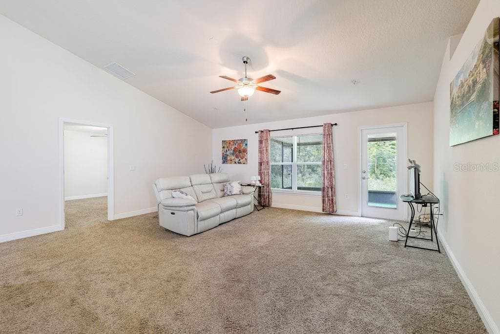 Great room - 7830 SLOEWOOD DR, LEESBURG