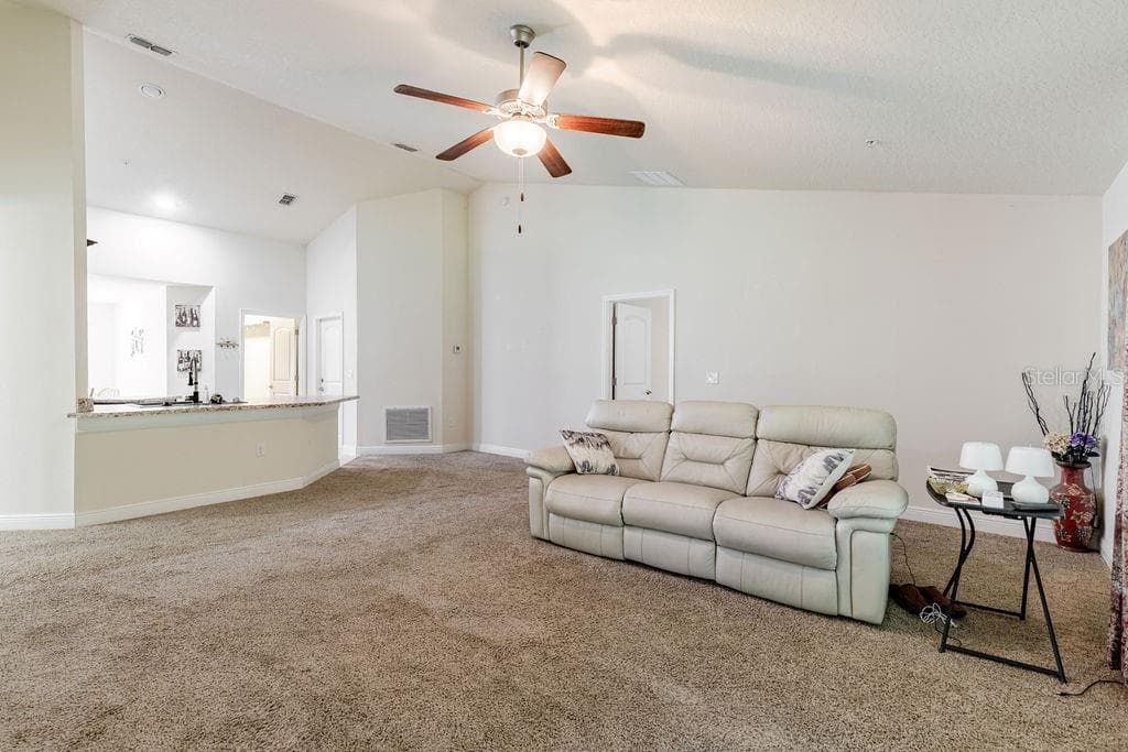 Great room - 7830 SLOEWOOD DR, LEESBURG