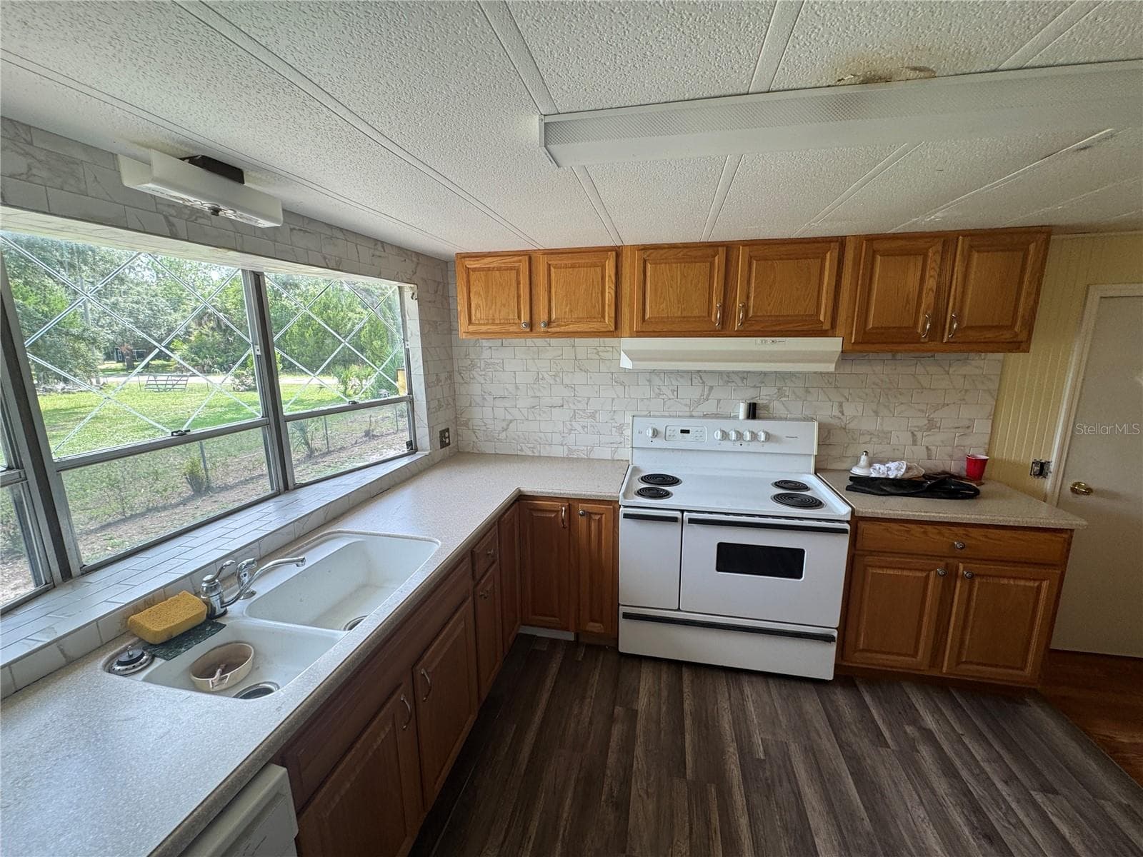 Mobile Home at 11351 S ANN PT, HOMOSASSA, photo 5 of 36