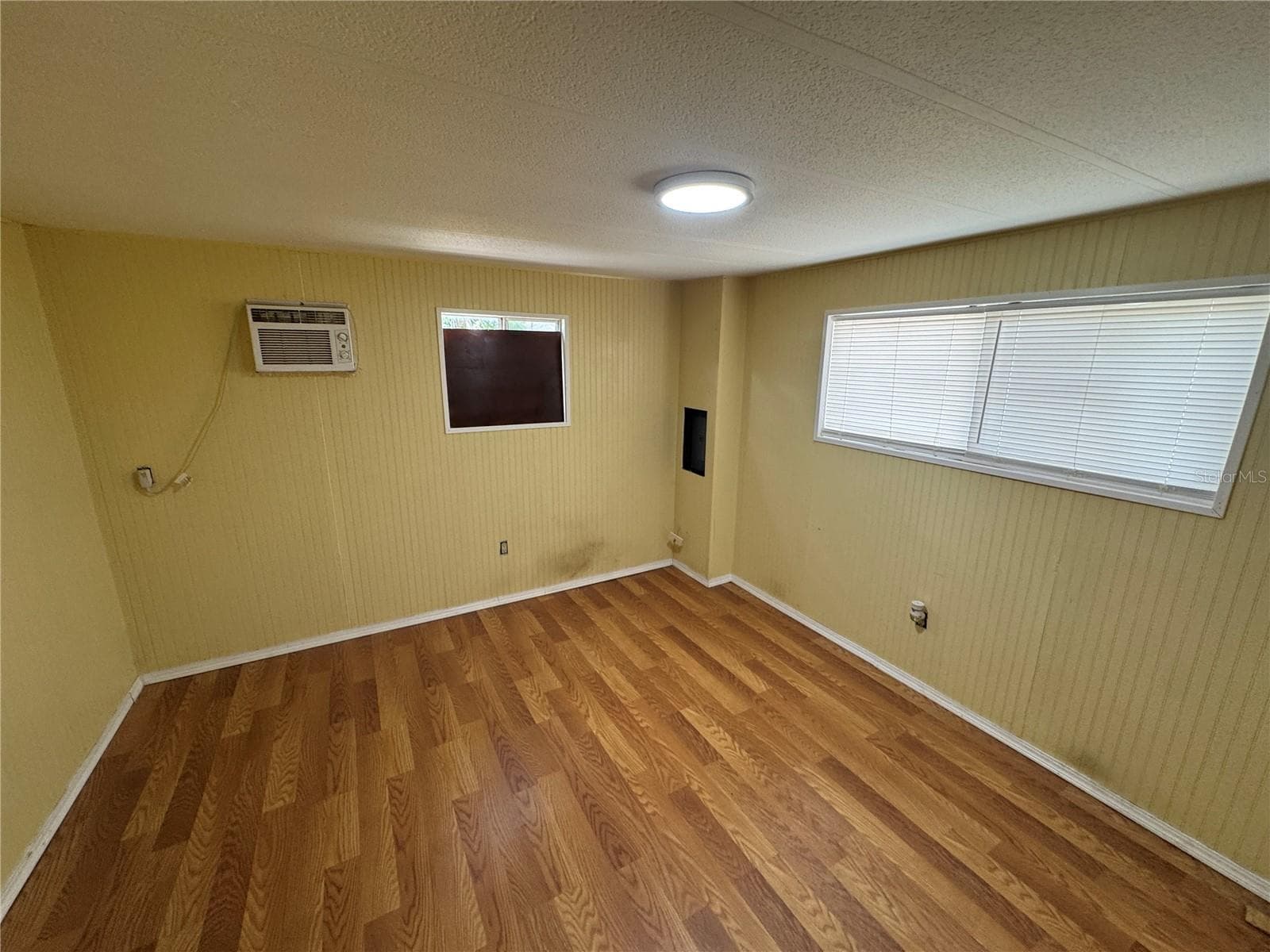 Mobile Home at 11351 S ANN PT, HOMOSASSA, photo 11 of 36