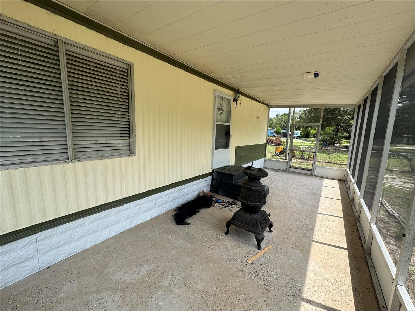 Mobile Home at 11351 S ANN PT, HOMOSASSA, photo 21 of 36