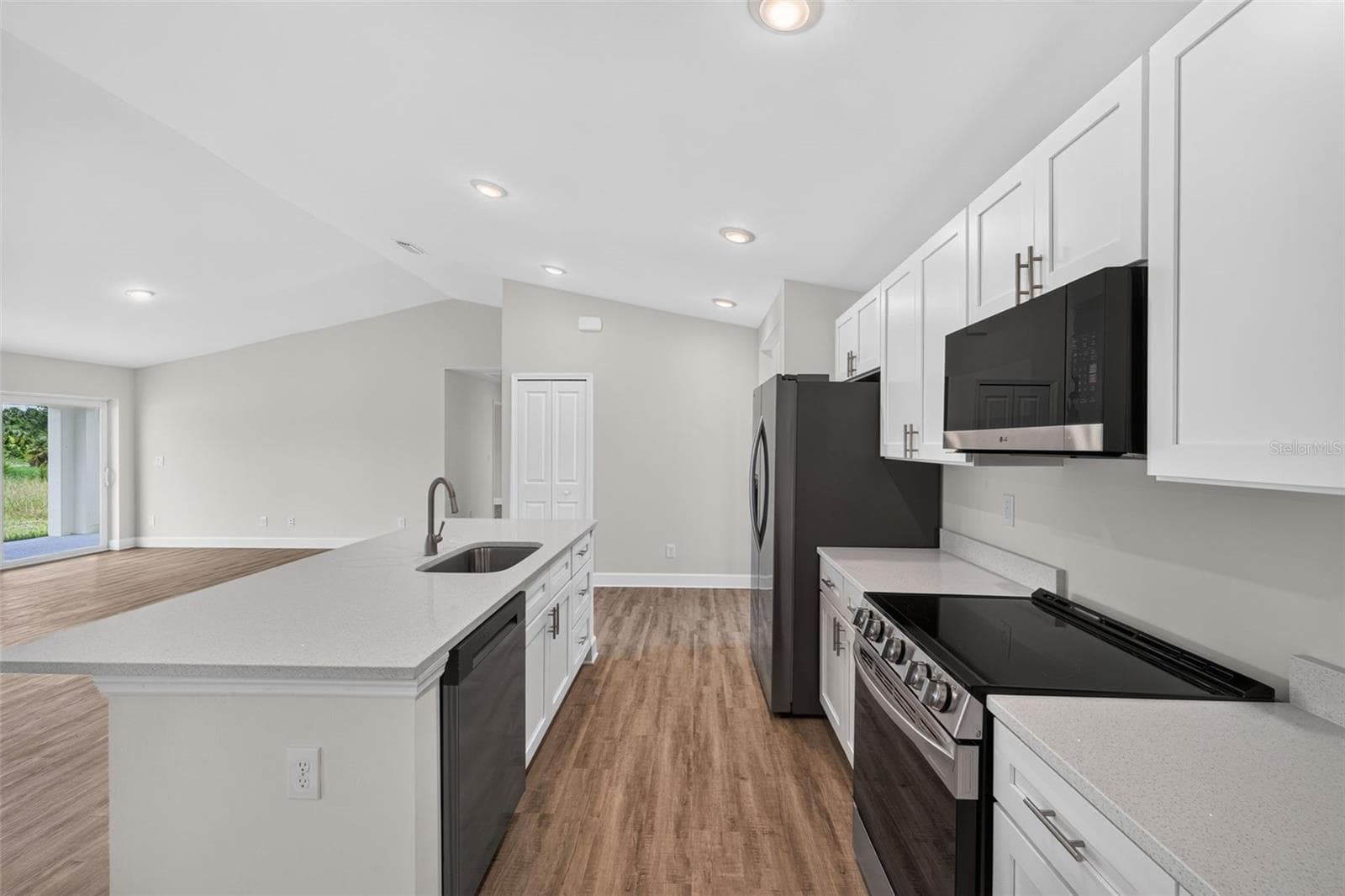 Kitchen - 147 FLANDERS ST, PORT CHARLOTTE