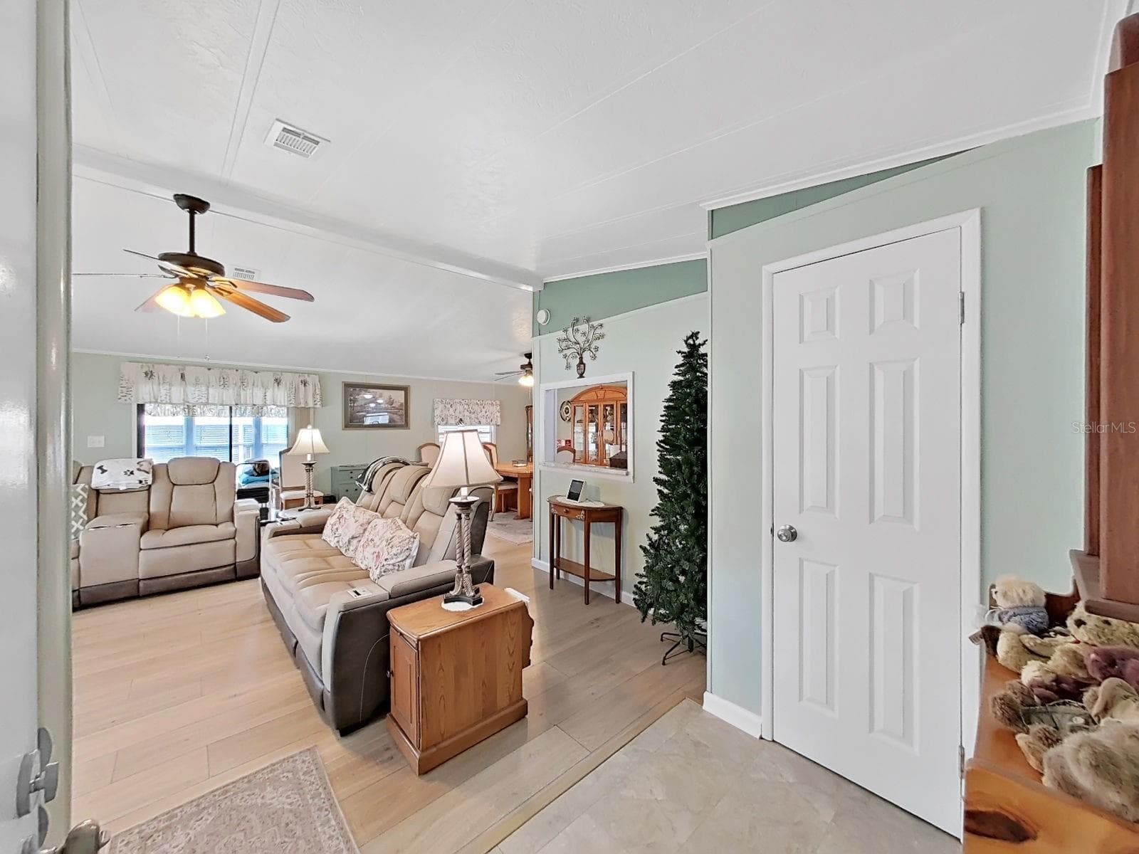 Manufactured Home at 5083 LODGEWOOD DR, LAKELAND, photo 10 of 42