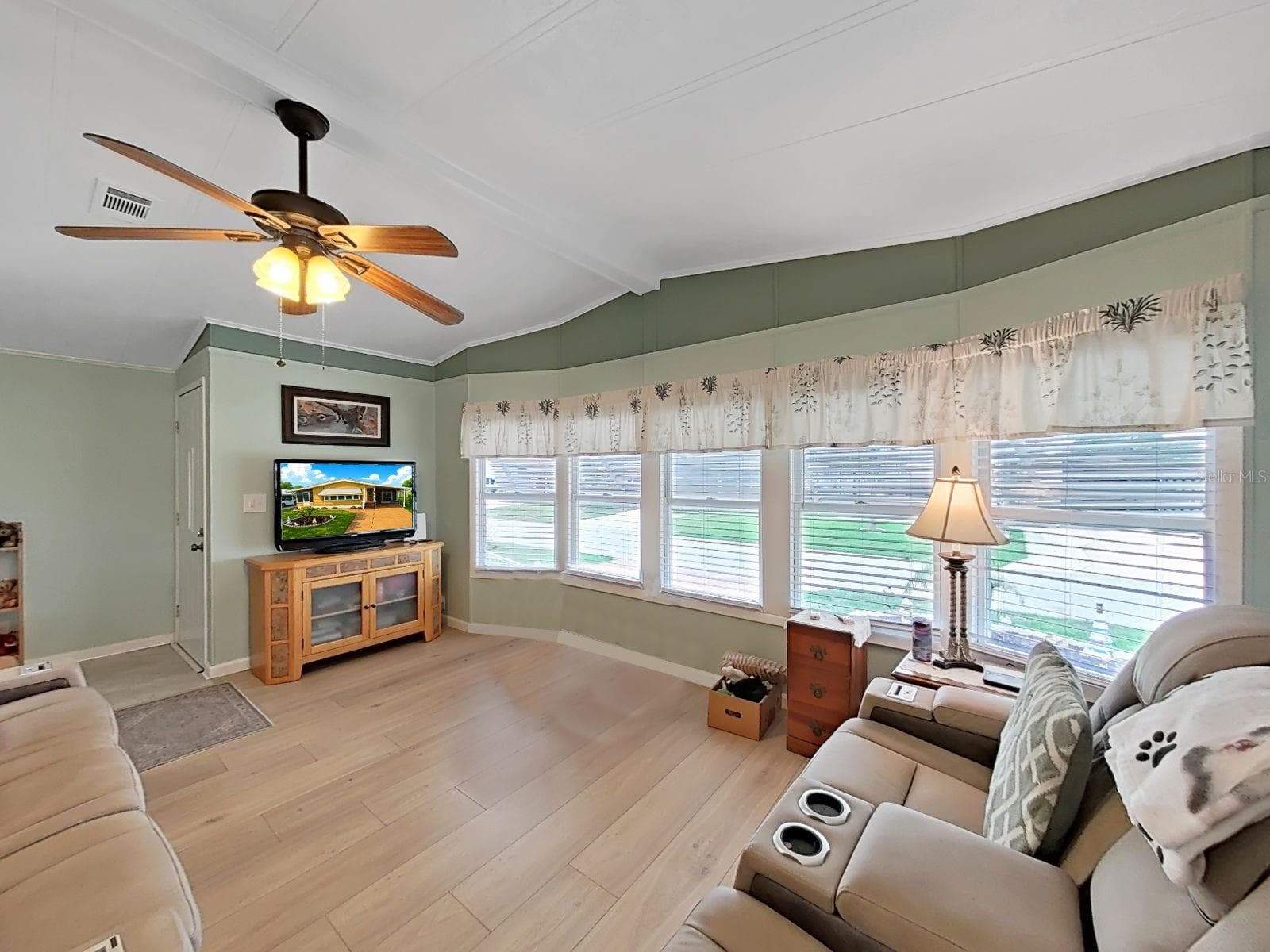 Manufactured Home at 5083 LODGEWOOD DR, LAKELAND, photo 13 of 42