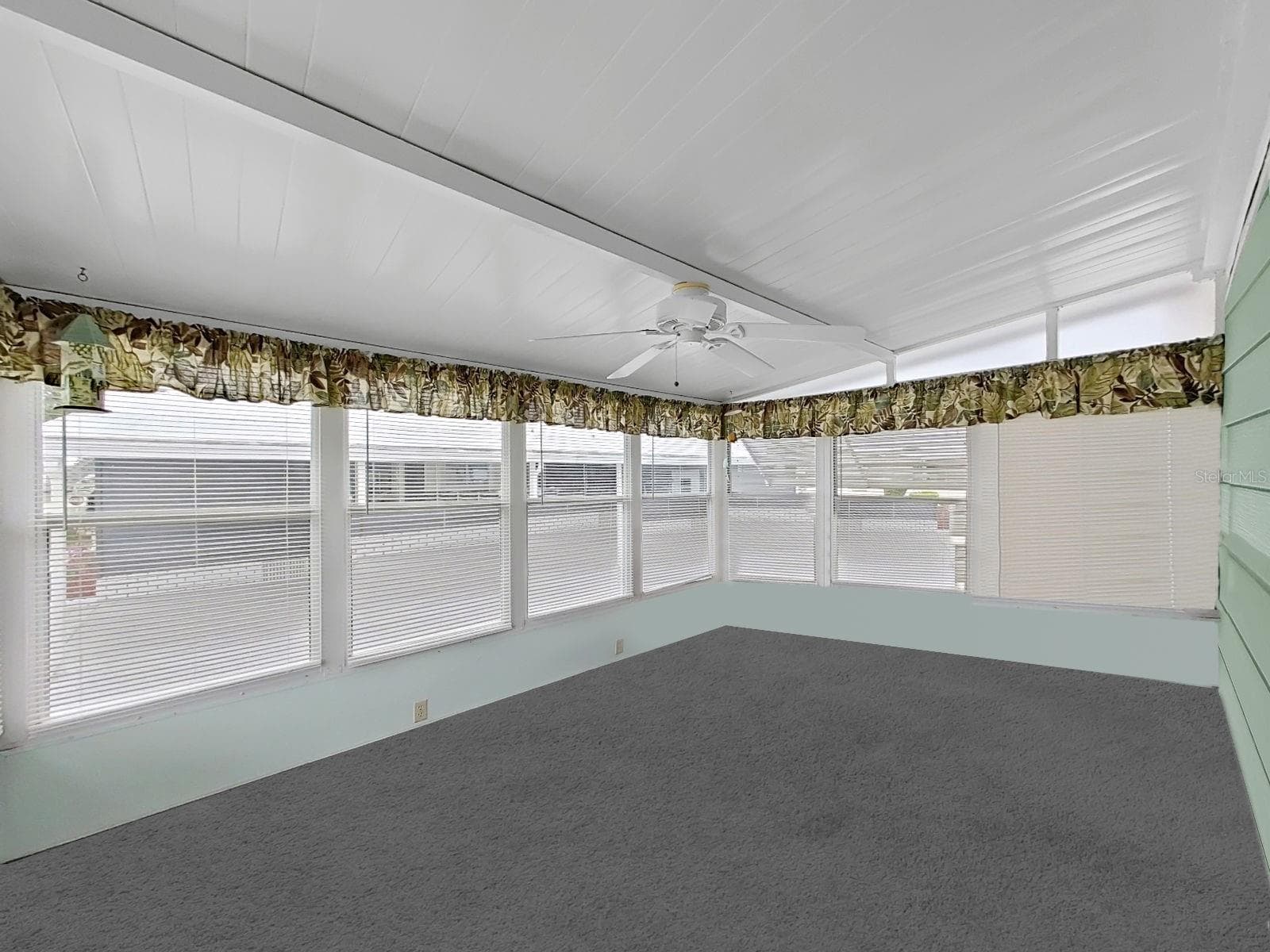Manufactured Home at 5083 LODGEWOOD DR, LAKELAND, photo 32 of 42