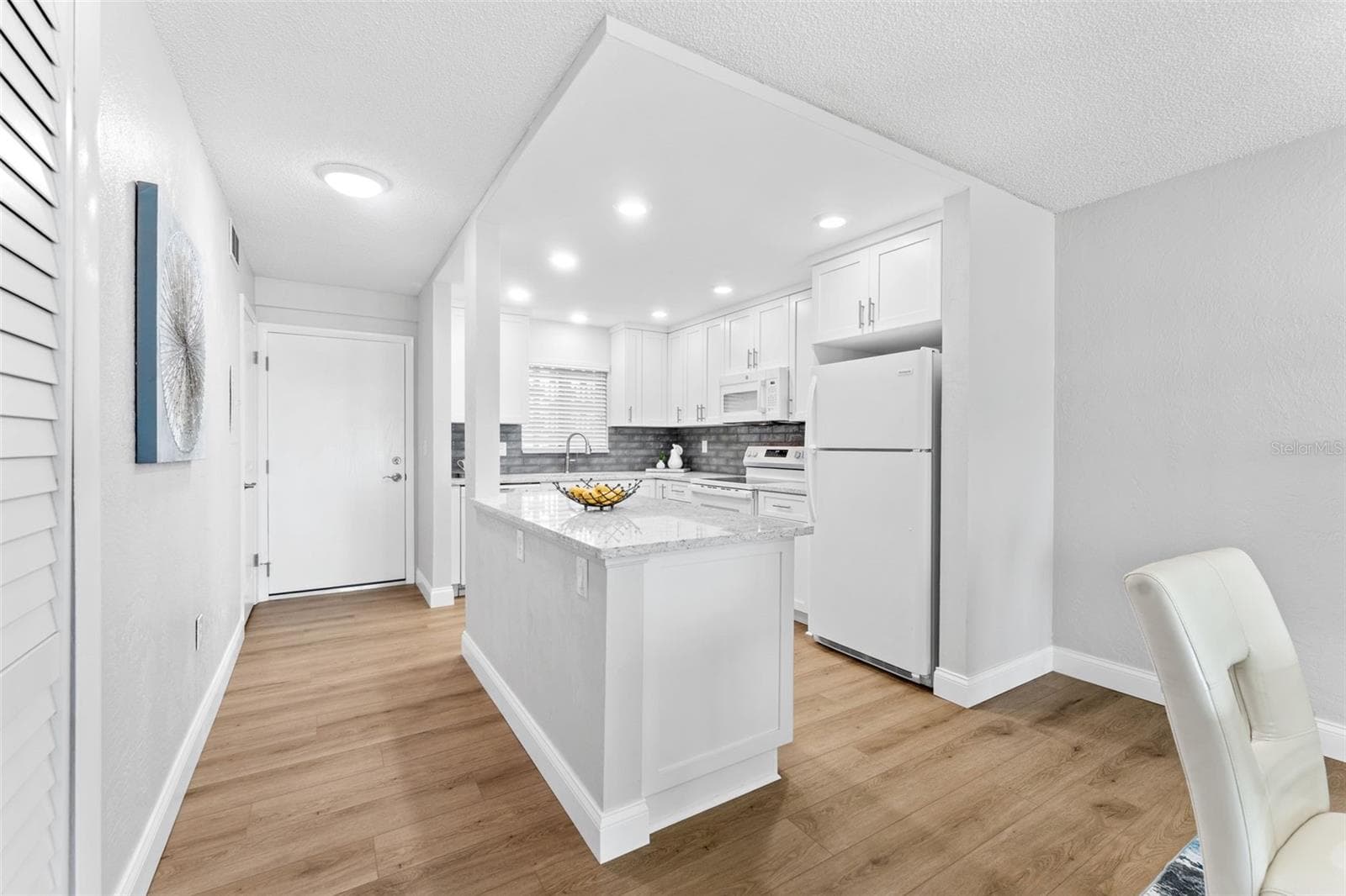 #102- Completely renovated! - 3606 S PENINSULA DR #102, PORT ORANGE