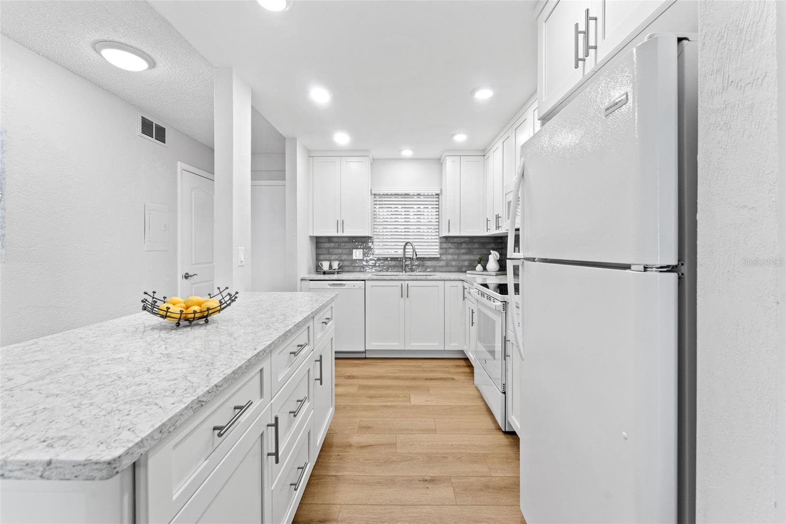 Soft close custom cabinetry. - 3606 S PENINSULA DR #102, PORT ORANGE