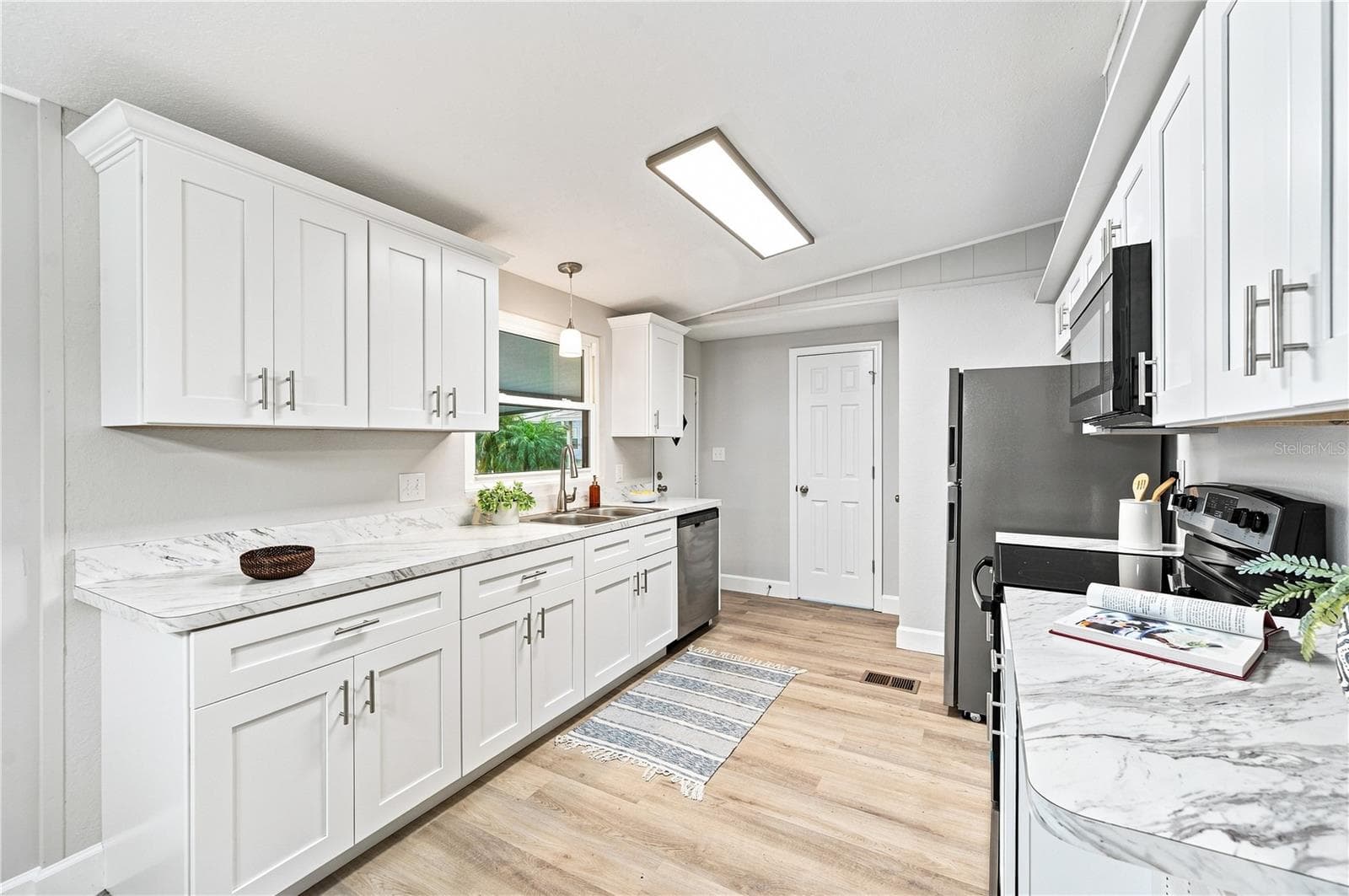 Manufactured Home at 2055 S FLORAL AVE #117, BARTOW, photo 4 of 30
