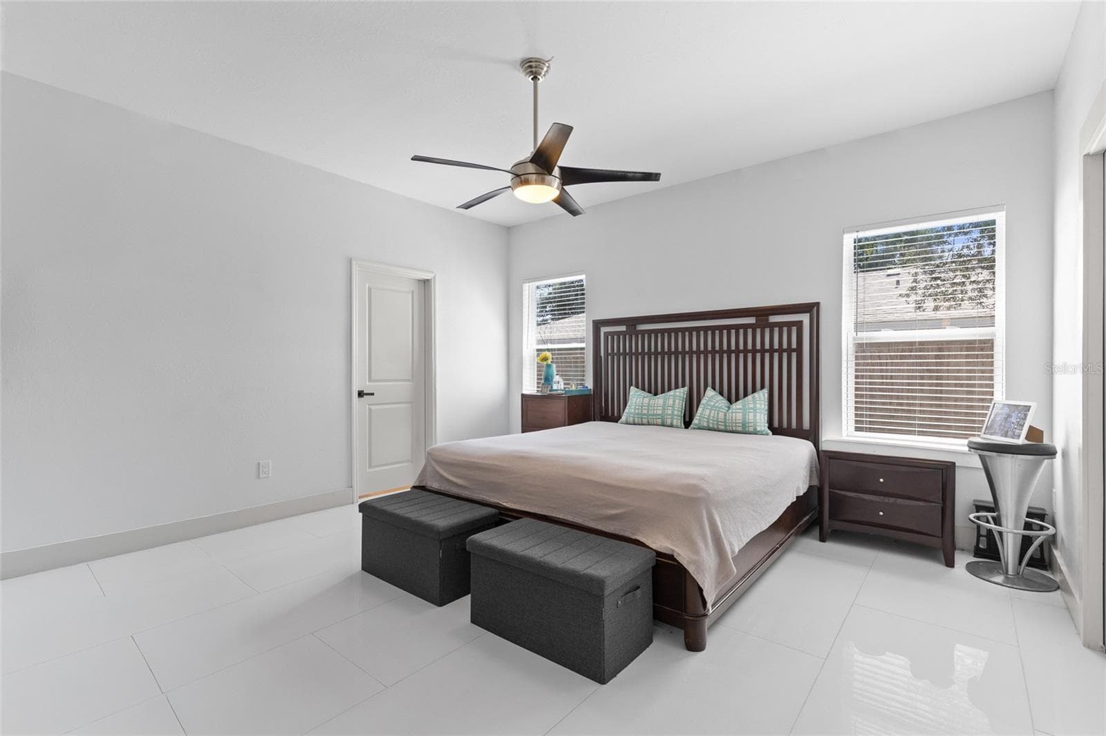 Single Family Residence at 11426 LAKEVIEW DR, LEESBURG, photo 12 of 24