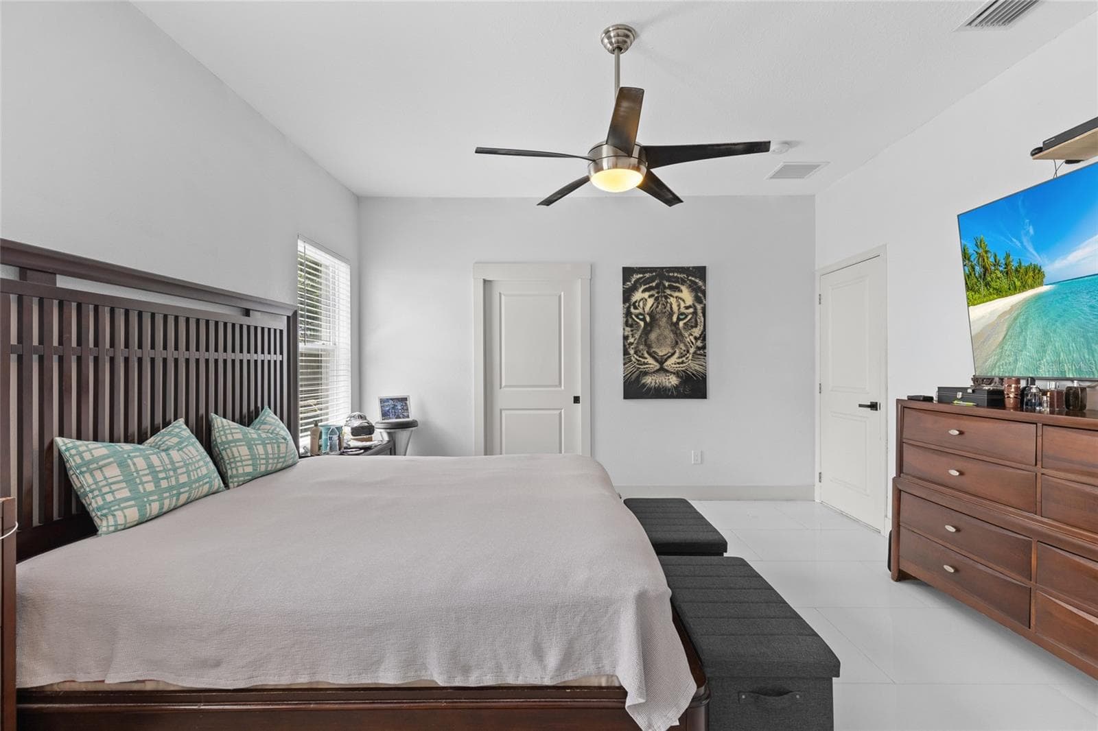 Single Family Residence at 11426 LAKEVIEW DR, LEESBURG, photo 13 of 24