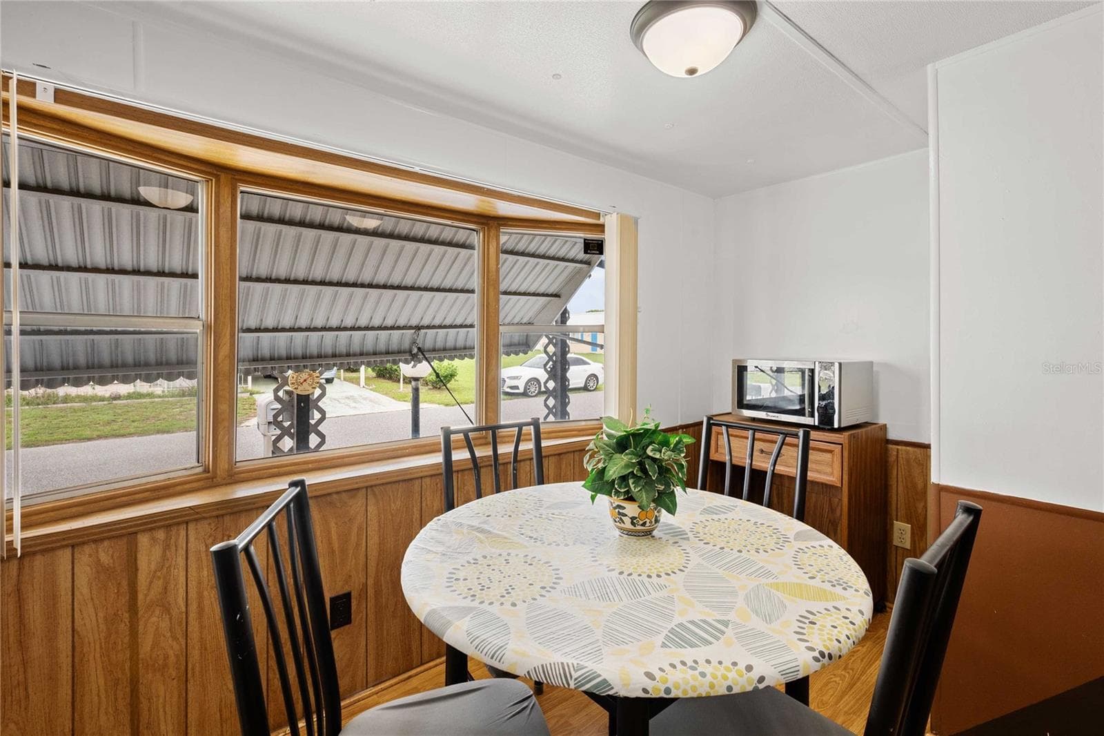 Manufactured Home at 5318 ASTRID DR, ZEPHYRHILLS, photo 9 of 33