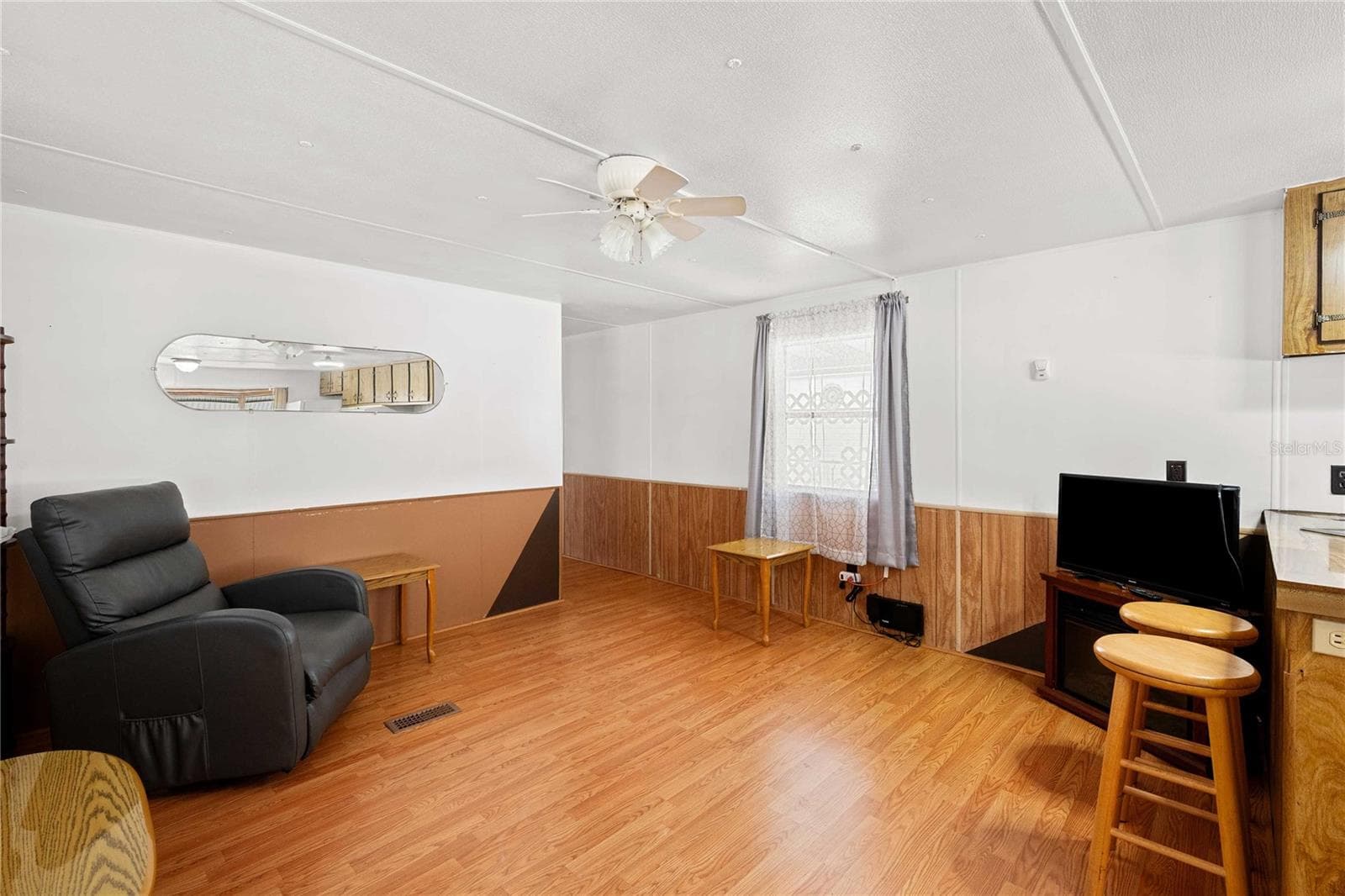 Manufactured Home at 5318 ASTRID DR, ZEPHYRHILLS, photo 11 of 33