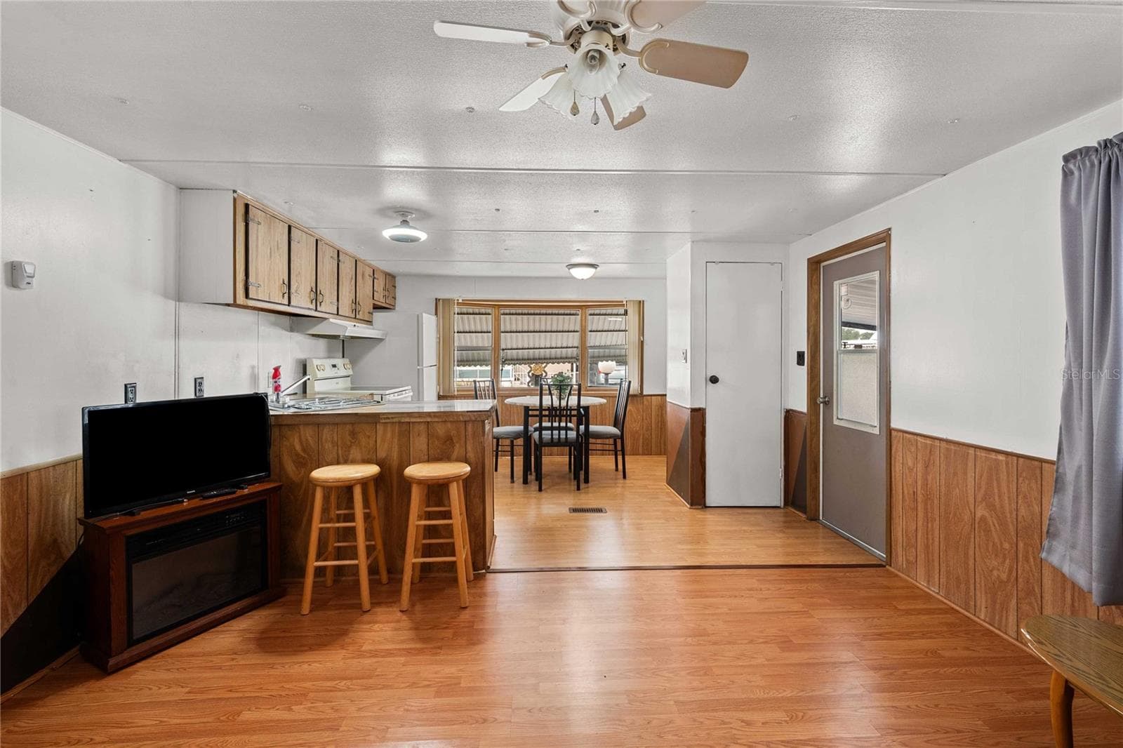Manufactured Home at 5318 ASTRID DR, ZEPHYRHILLS, photo 13 of 33