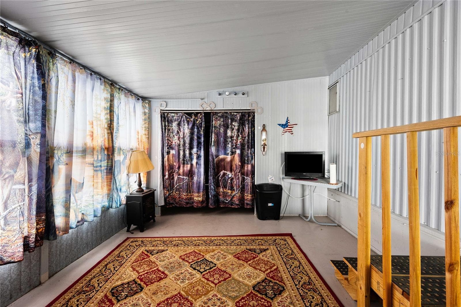 Florida room. - 5318 ASTRID DR, ZEPHYRHILLS