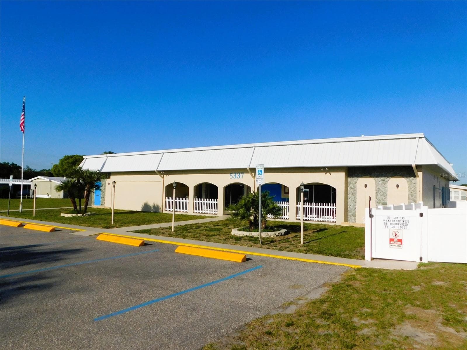 Manufactured Home at 5318 ASTRID DR, ZEPHYRHILLS, photo 24 of 33