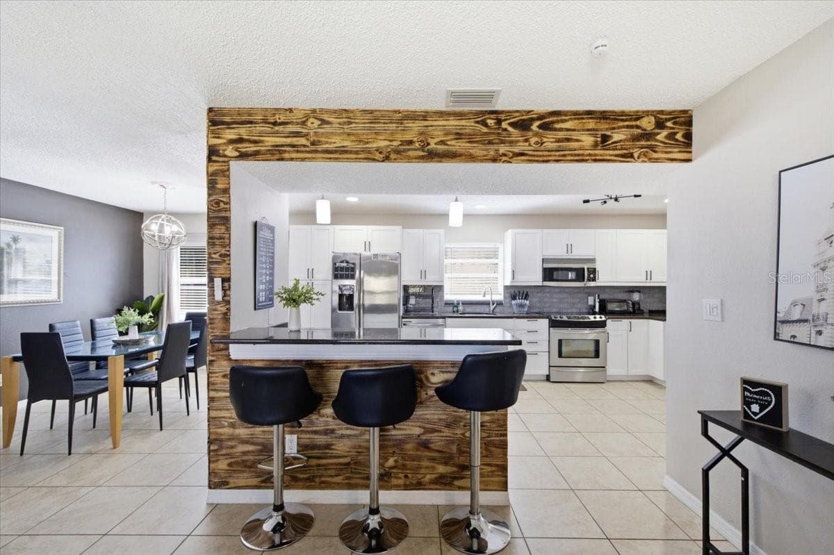 Single Family Residence at 4710 TRAVERTINE DR, TAMPA, photo 6 of 38