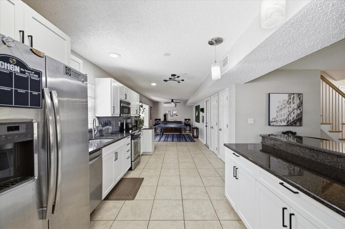 Single Family Residence at 4710 TRAVERTINE DR, TAMPA, photo 8 of 38