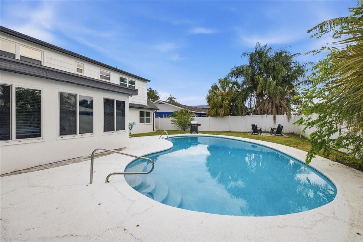 Single Family Residence at 4710 TRAVERTINE DR, TAMPA, photo 33 of 38