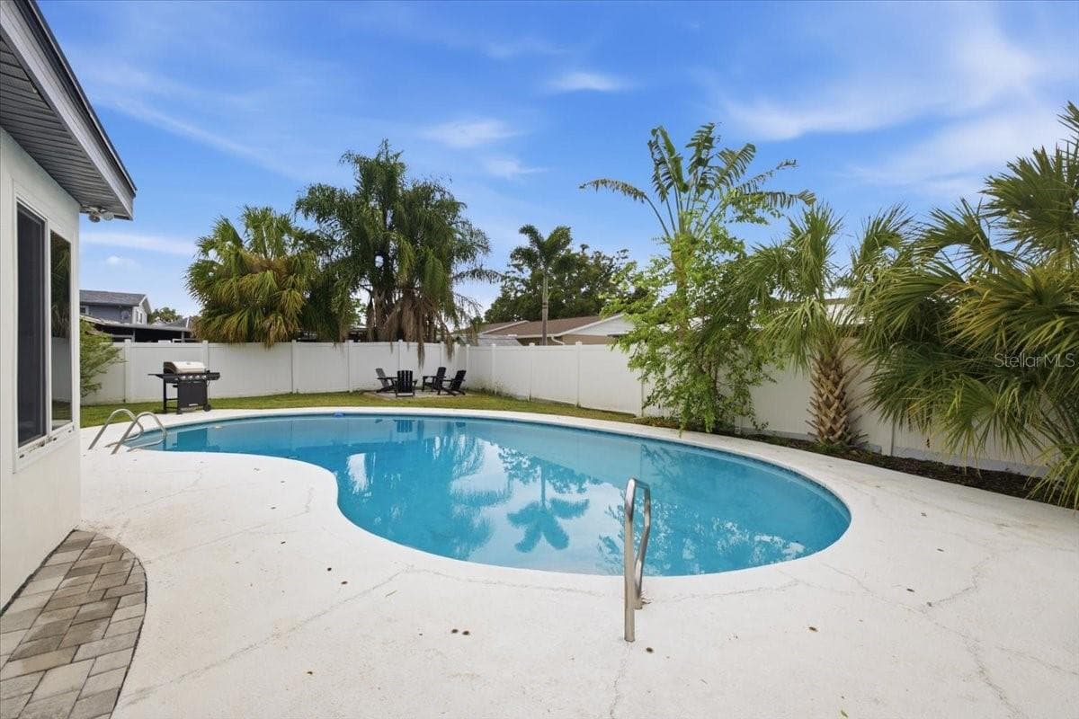 Single Family Residence at 4710 TRAVERTINE DR, TAMPA, photo 34 of 38