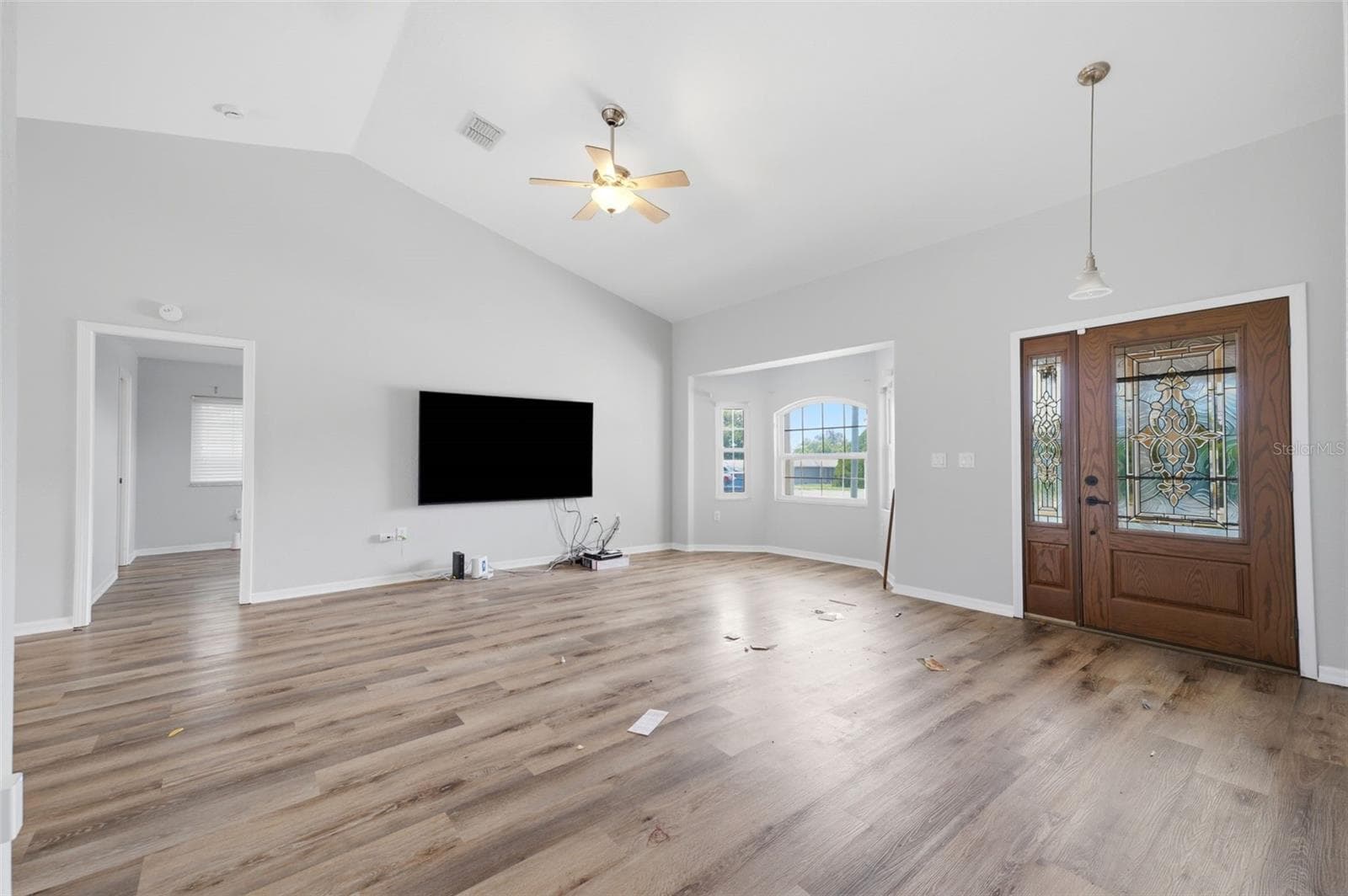 Living - 10154 SPRING HILL DR, SPRING HILL