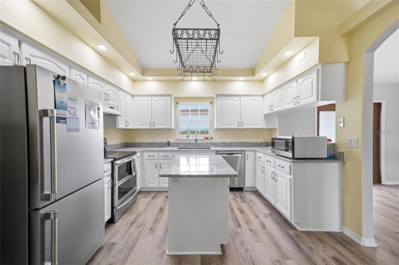 Kitchen - 10154 SPRING HILL DR, SPRING HILL