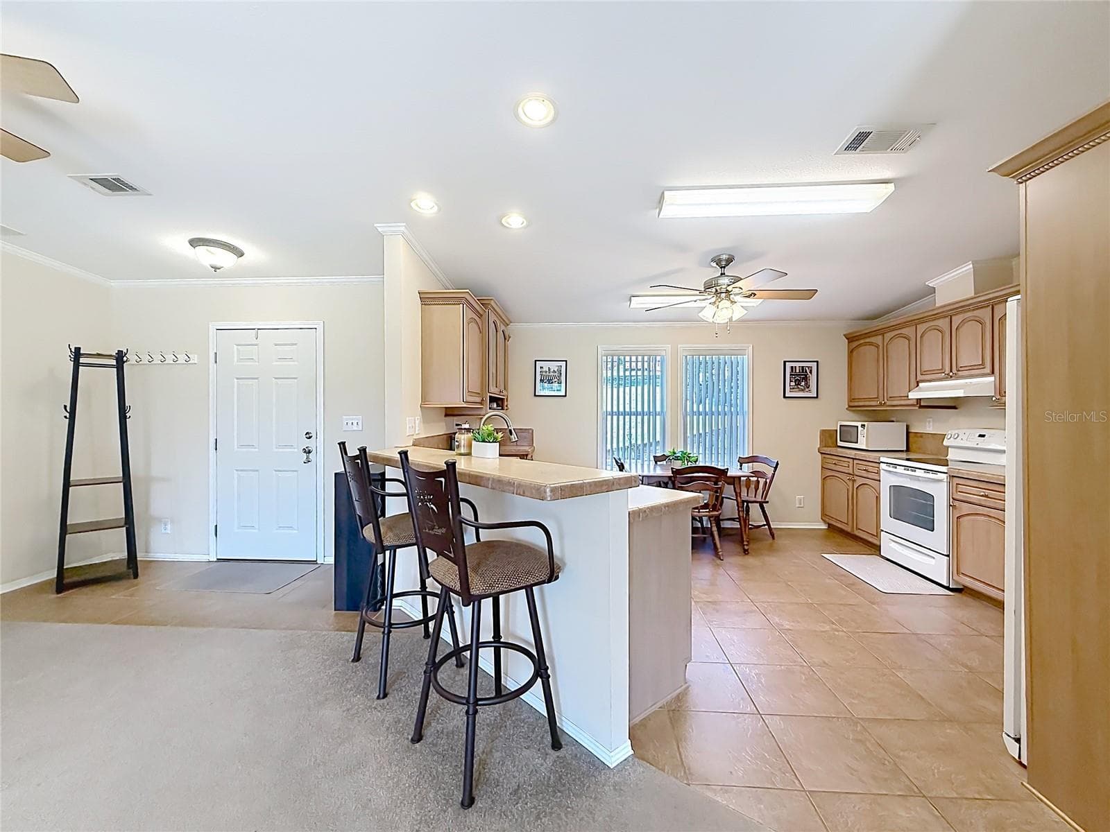 Manufactured Home at 29714 SE HIGHWAY 42, UMATILLA, photo 12 of 52