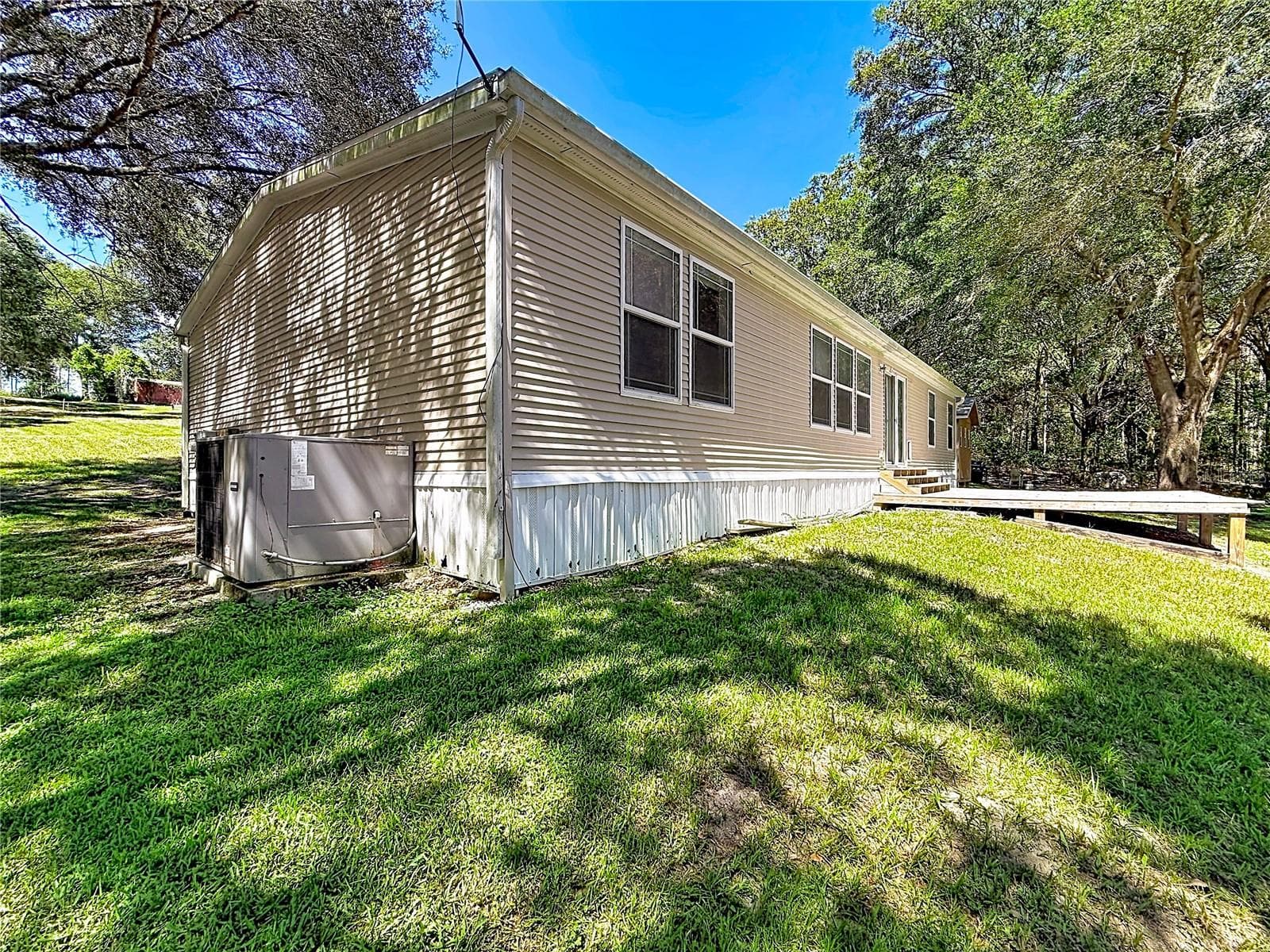 Manufactured Home at 29714 SE HIGHWAY 42, UMATILLA, photo 45 of 52