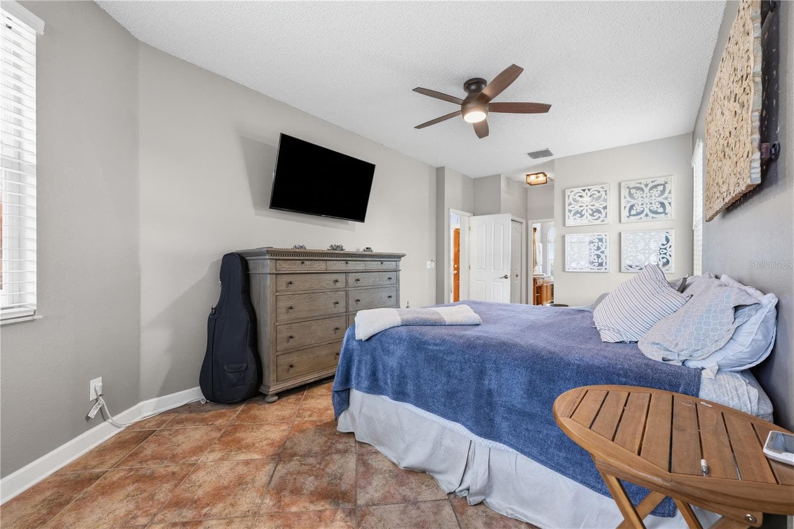 Single Family Residence at 9302 HERITAGE OAK CT, TAMPA, photo 17 of 24