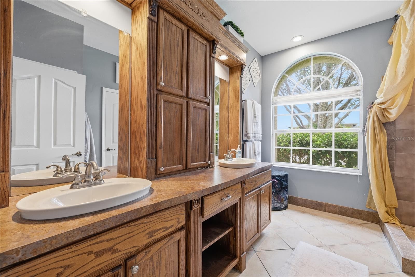 Single Family Residence at 9302 HERITAGE OAK CT, TAMPA, photo 19 of 24