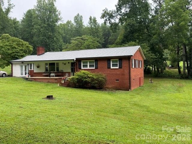 Single Family Residence at 2314 Colonial Acres Road, Lenoir, photo 2 of 12