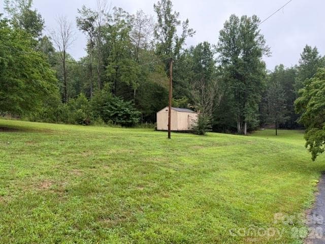 Single Family Residence at 2314 Colonial Acres Road, Lenoir, photo 4 of 12