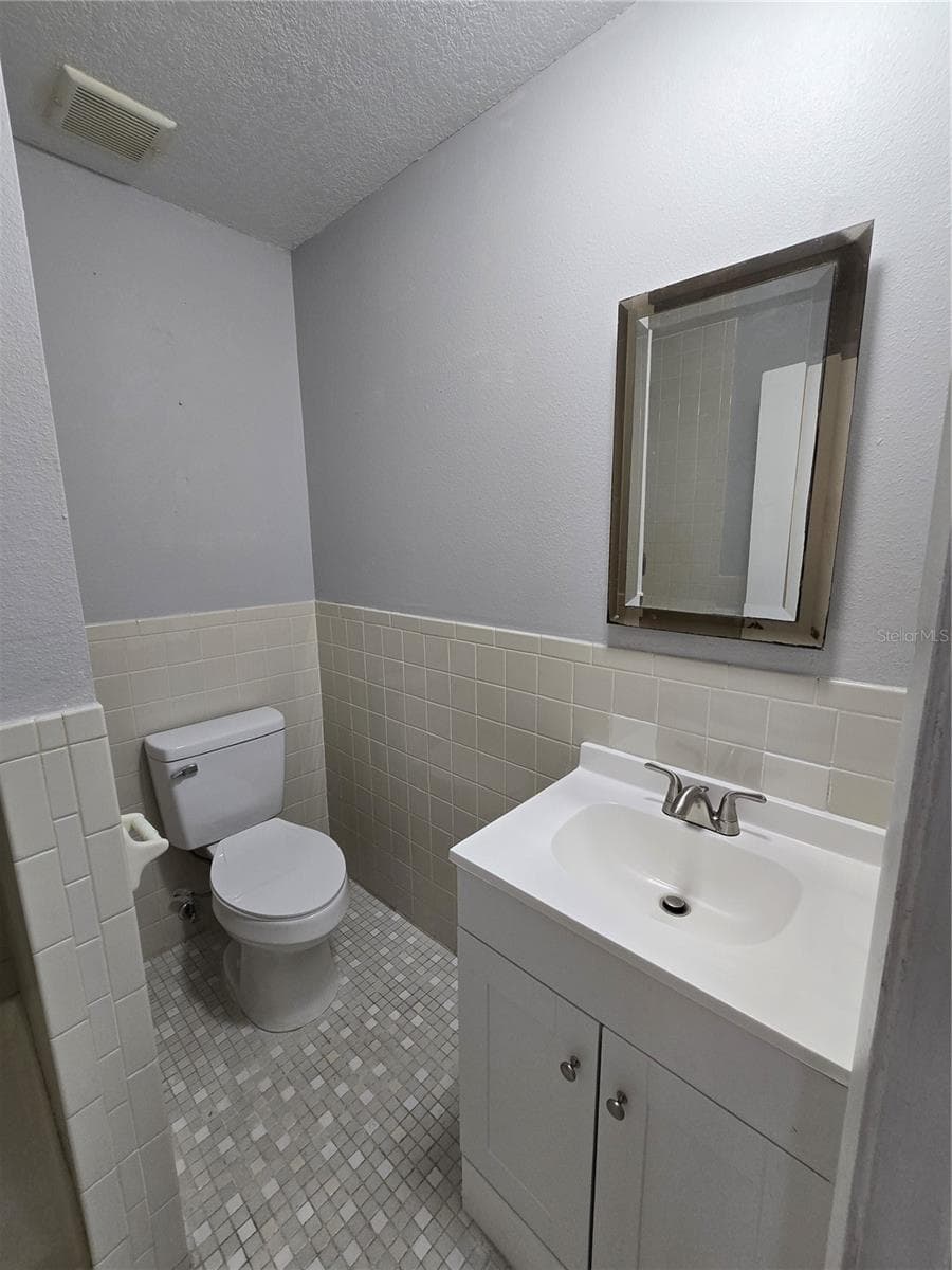Duplex at 5422 AMY LN, NEW PORT RICHEY, photo 7 of 18
