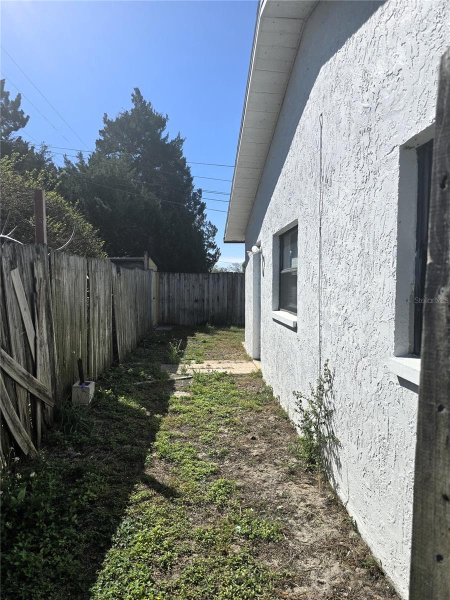 Duplex at 5422 AMY LN, NEW PORT RICHEY, photo 15 of 18