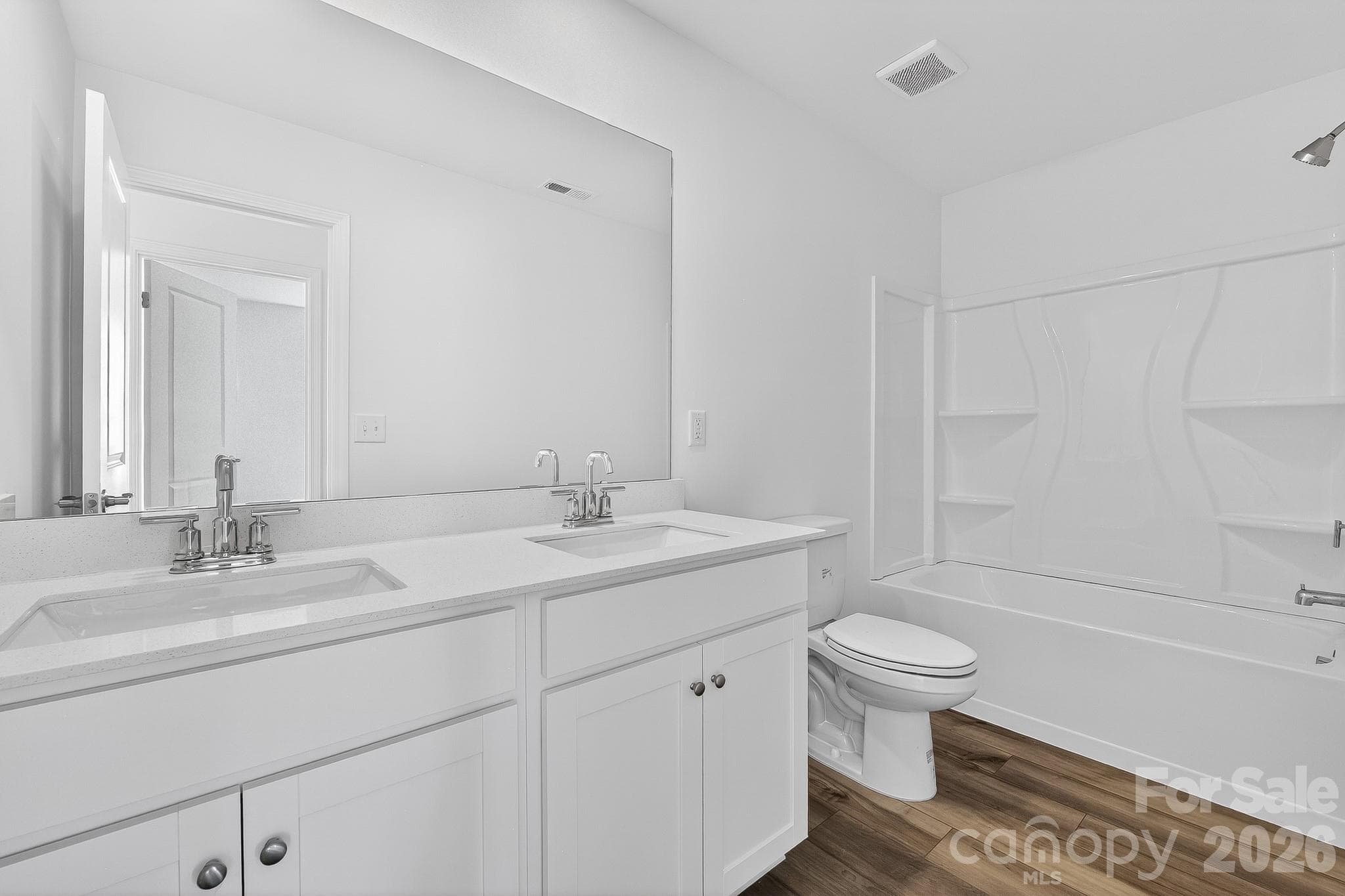 Upper Full Bathroom - 8121 McGarry Trail, Charlotte