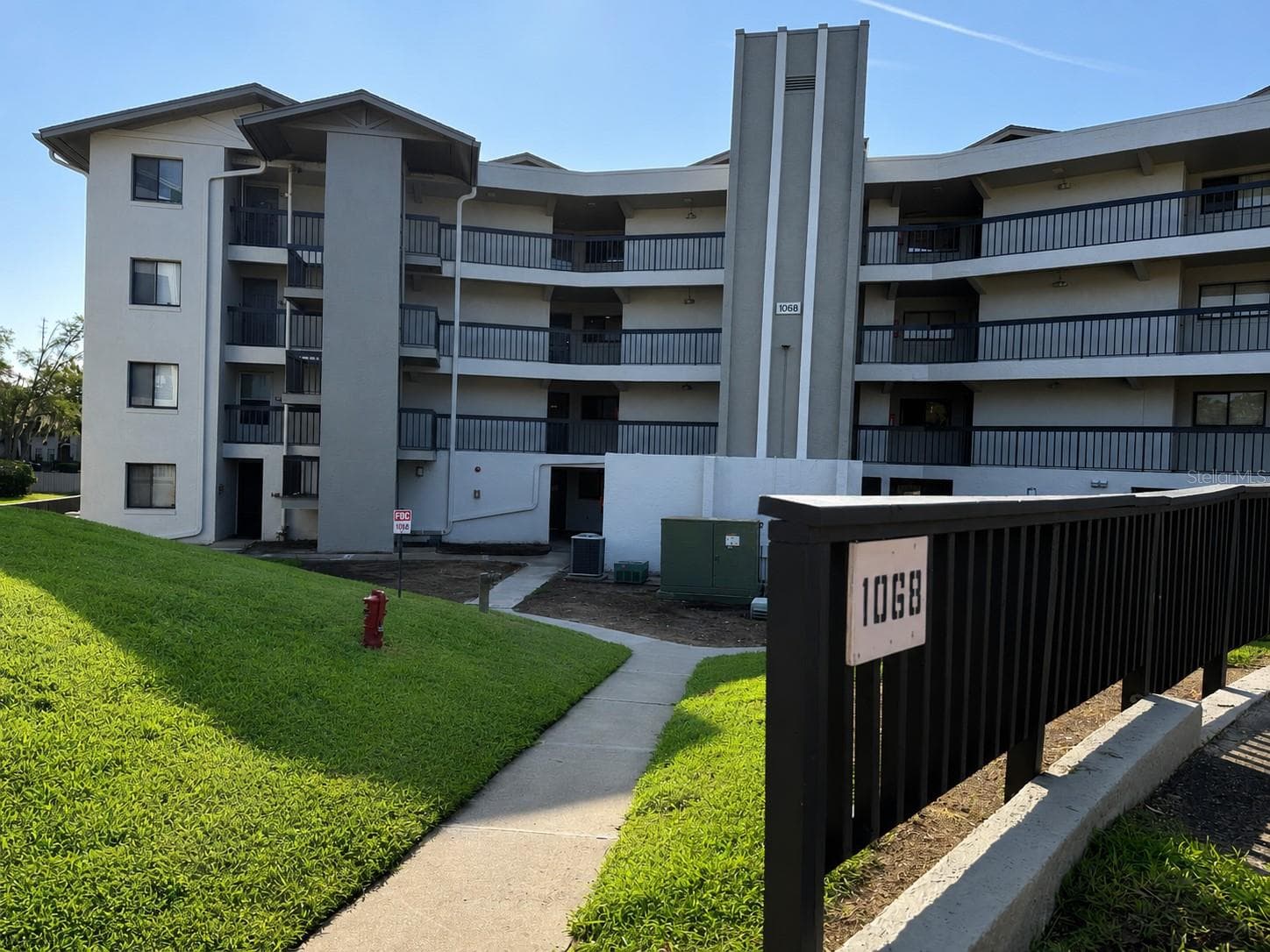 1068 LOTUS PKWY #815