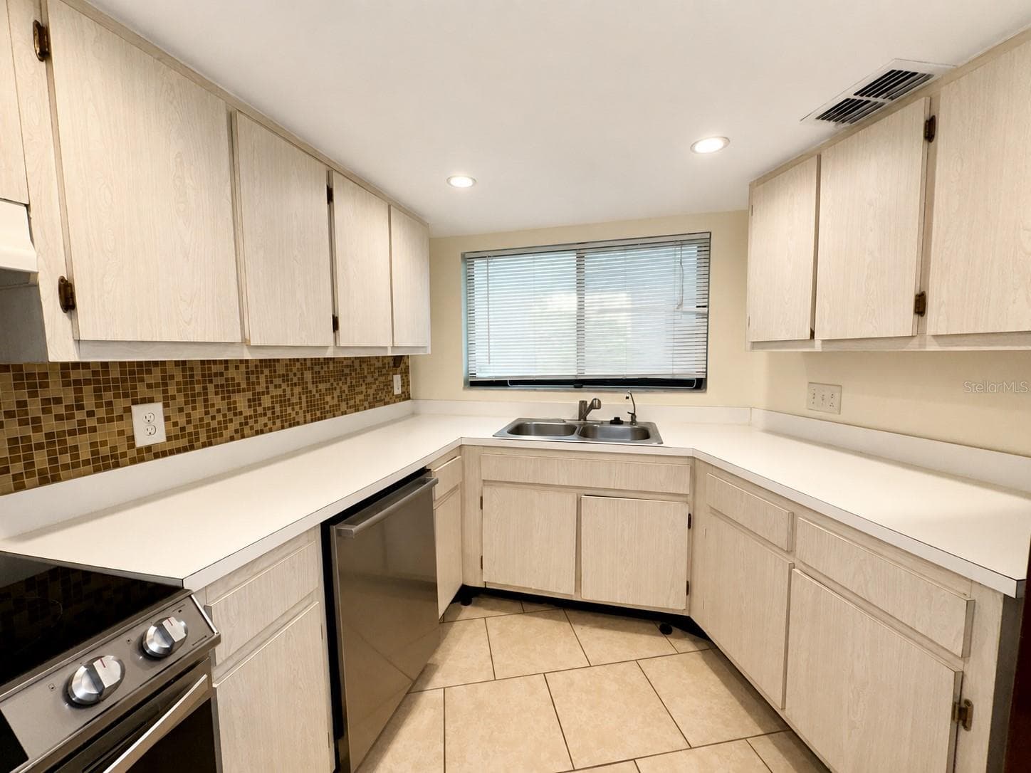 Condominium at 1068 LOTUS PKWY #815, ALTAMONTE SPRINGS, photo 5 of 23