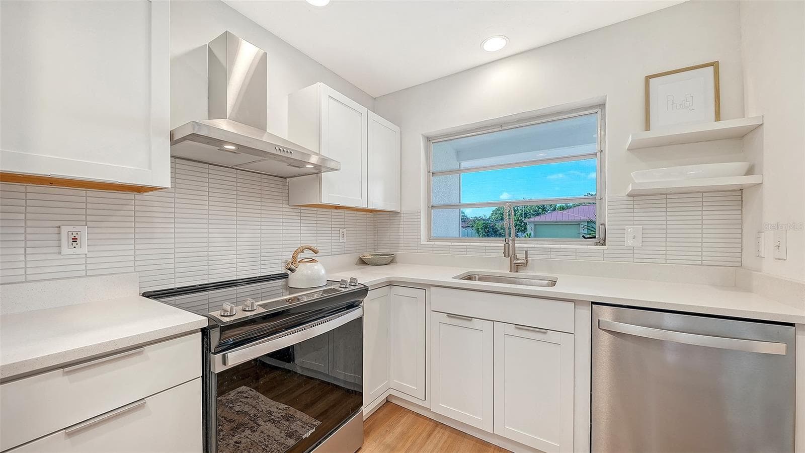 Single Family Residence at 2719 TEMPLE ST, SARASOTA, photo 14 of 56