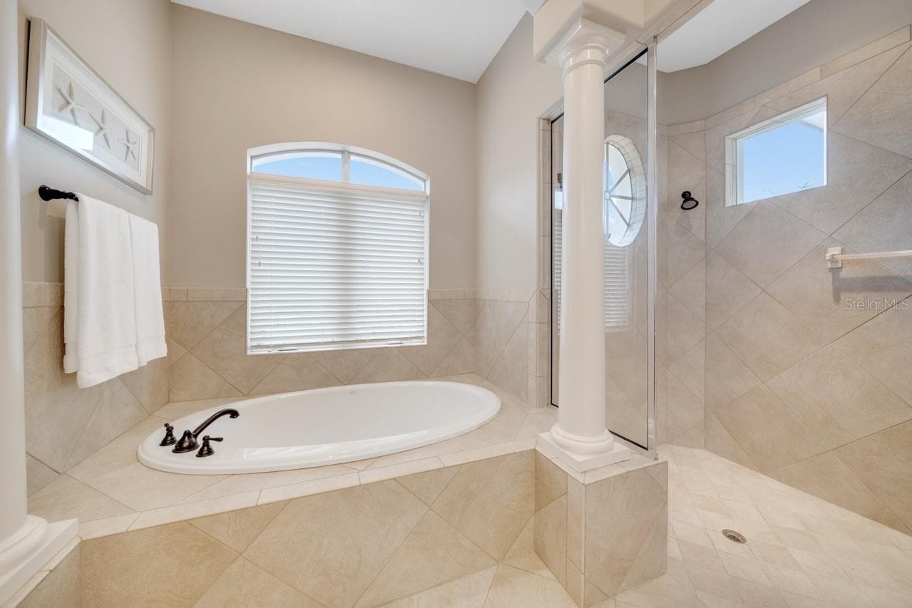 Single Family Residence at 5918 BAHAMA SHORES DR S, ST PETERSBURG, photo 13 of 46
