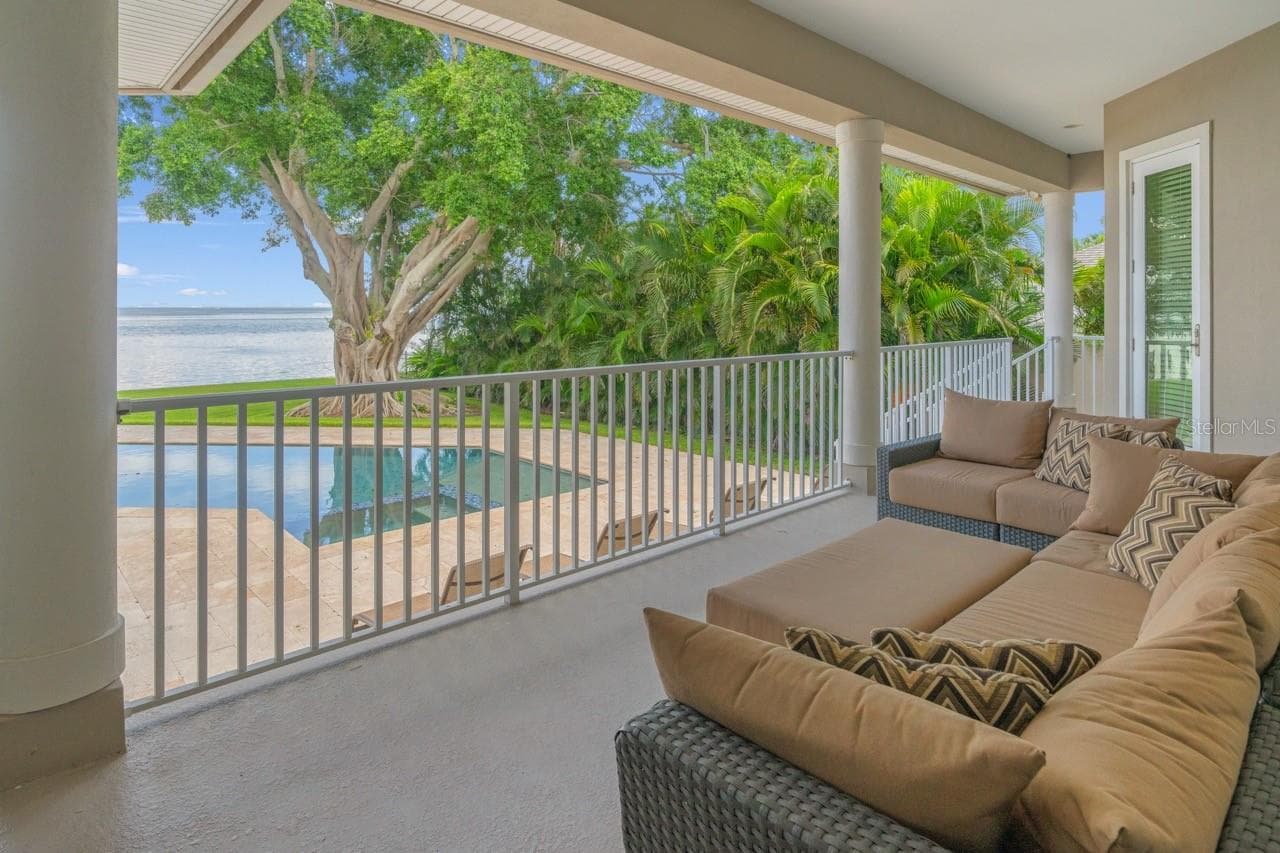 Single Family Residence at 5918 BAHAMA SHORES DR S, ST PETERSBURG, photo 37 of 46